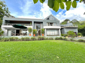 Medellin Mansion 680 m2 with pool and steam room